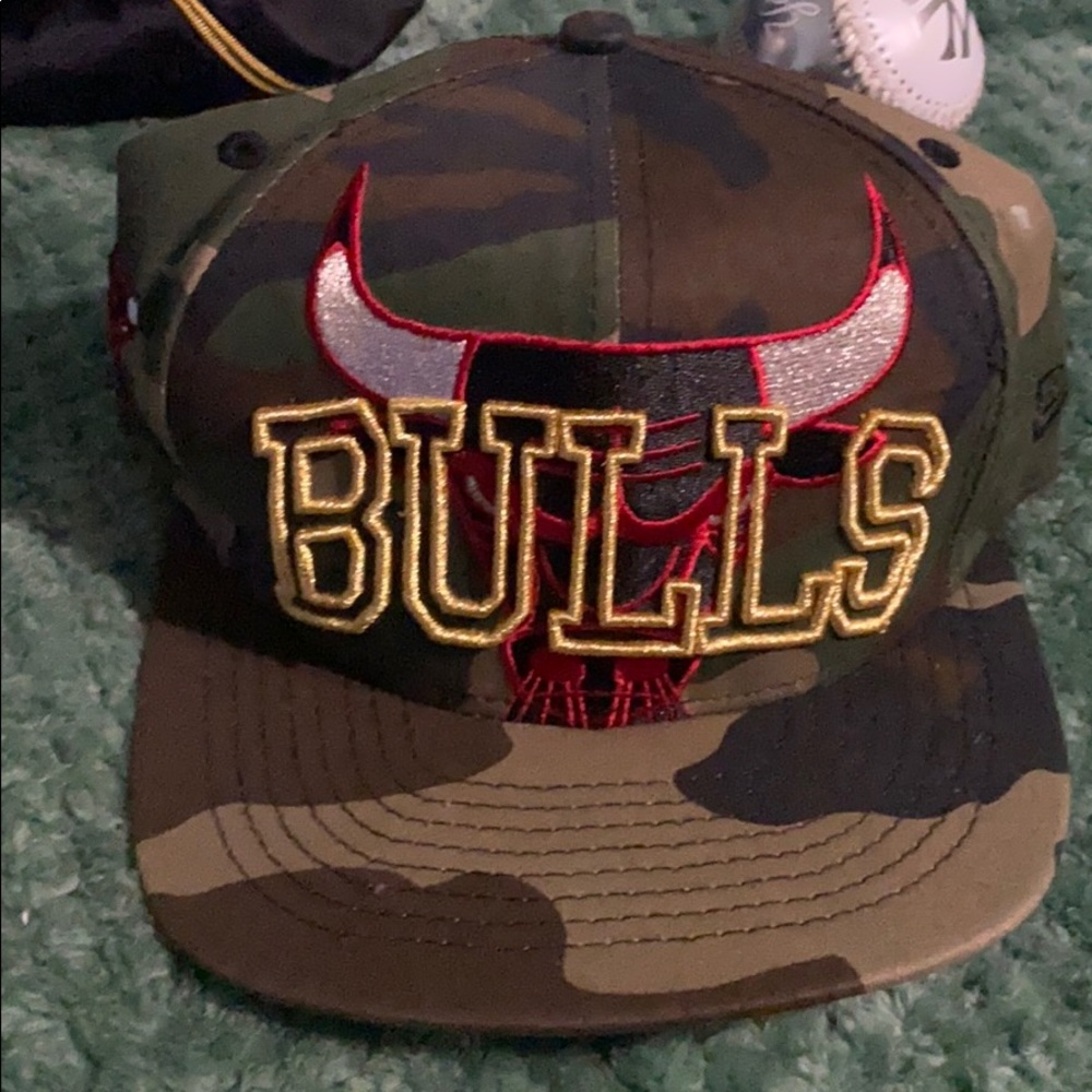 Og bulls Windy City camp red and gold hat